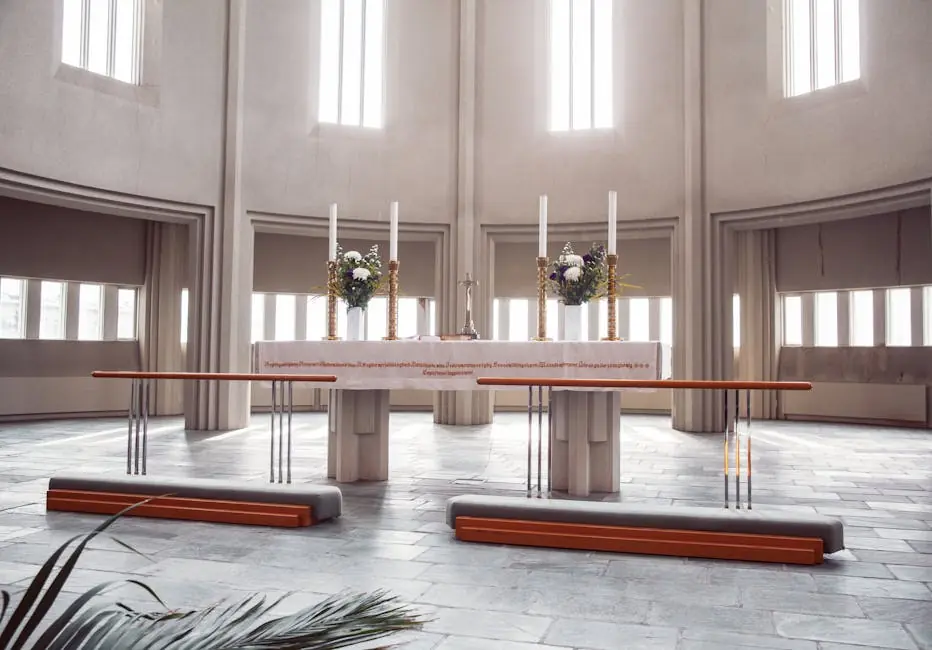 Altar Kayu Jati Ukir 3 Tingkat