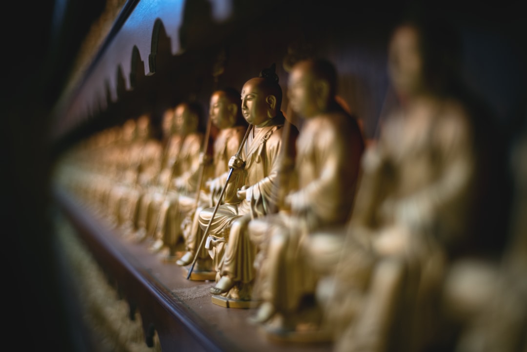 Patung Buddha Shakyamuni Duduk